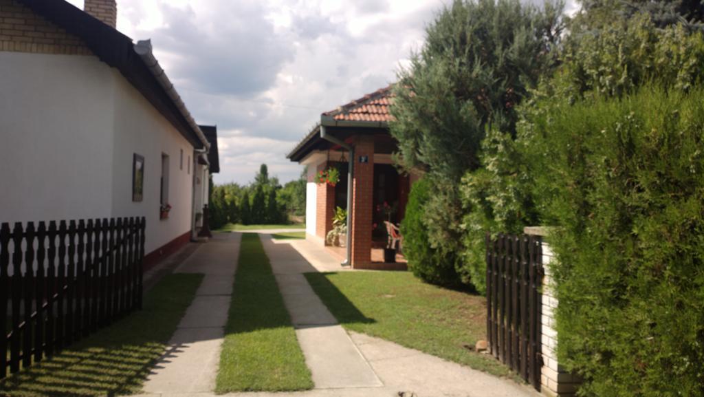 Sobe Rooms Szobák Zimmer KIS Palić Exterior foto