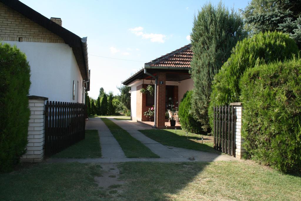 Sobe Rooms Szobák Zimmer KIS Palić Exterior foto