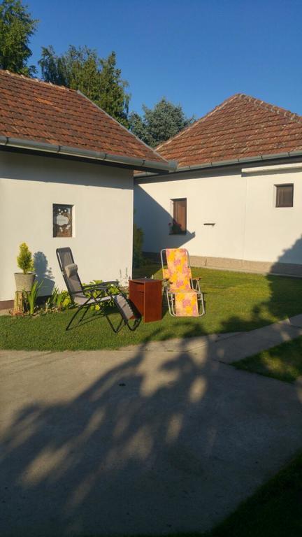 Sobe Rooms Szobák Zimmer KIS Palić Exterior foto